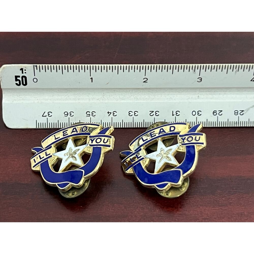VTG US Coast Guard Auxiliary I’ll Lead You Enamel Leadership Pins Lot of 2 - Picture 6 of 6